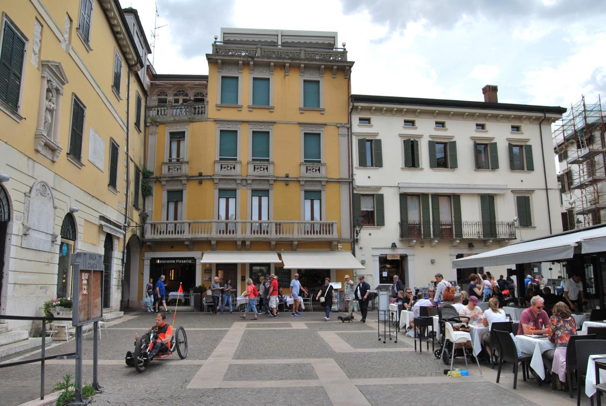 Attic 1 Centro Storico Apartment Peschiera del Garda Exterior foto